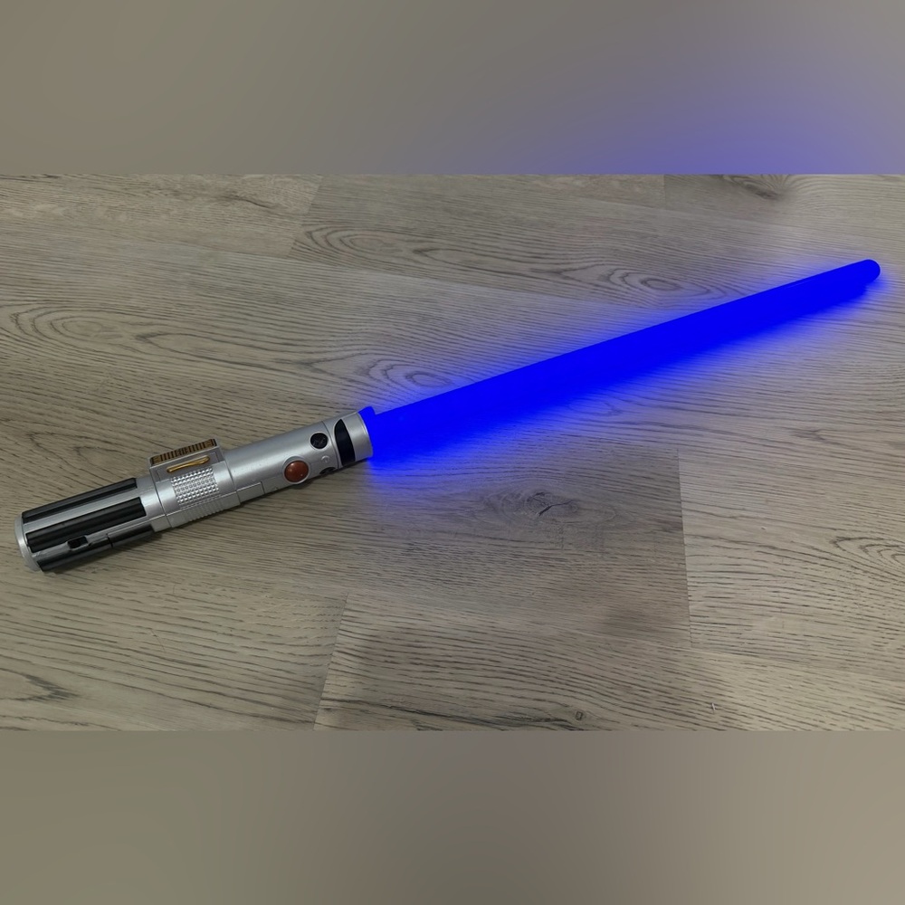 Disney Star Wars Anakin Skywalker Blue Lightsaber Electronic FX Fixed Blade 34"